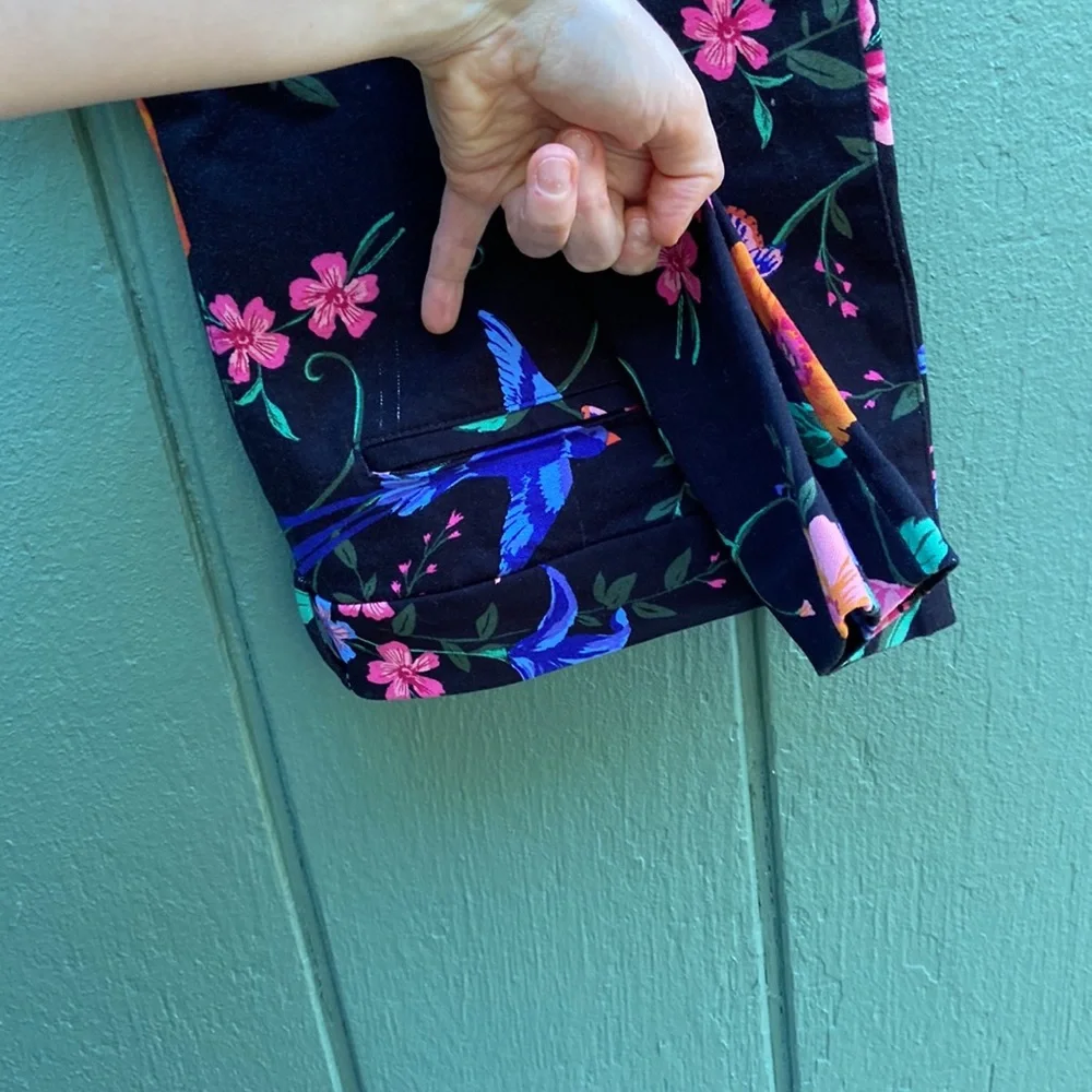 ❌Sold! ❌ Old Navy Harper Mid Rise Pant Floral Navy Blue - Picture 5 of 6